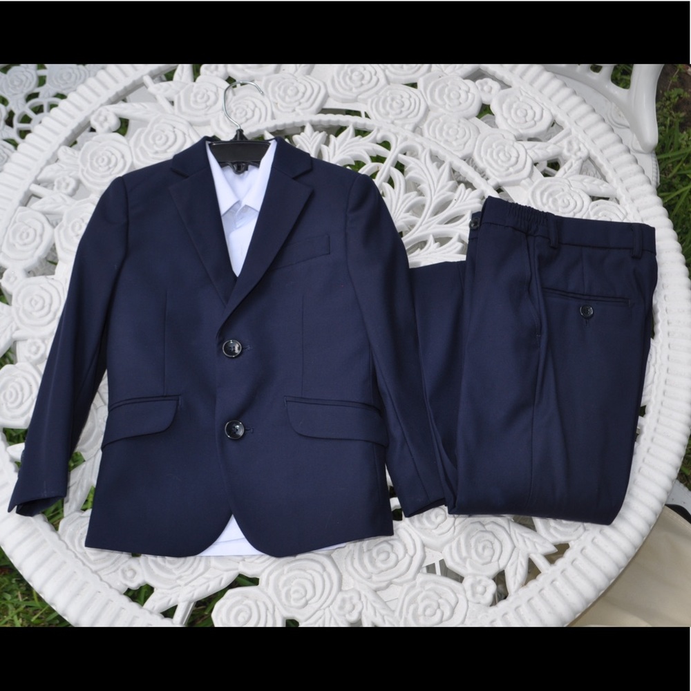 Boys blue suit size 3